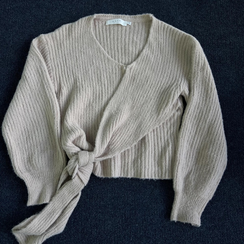 ASTR The Label Sweater Womens Small Blush Wrap Tie Front Ribbed Fuzzy Knit